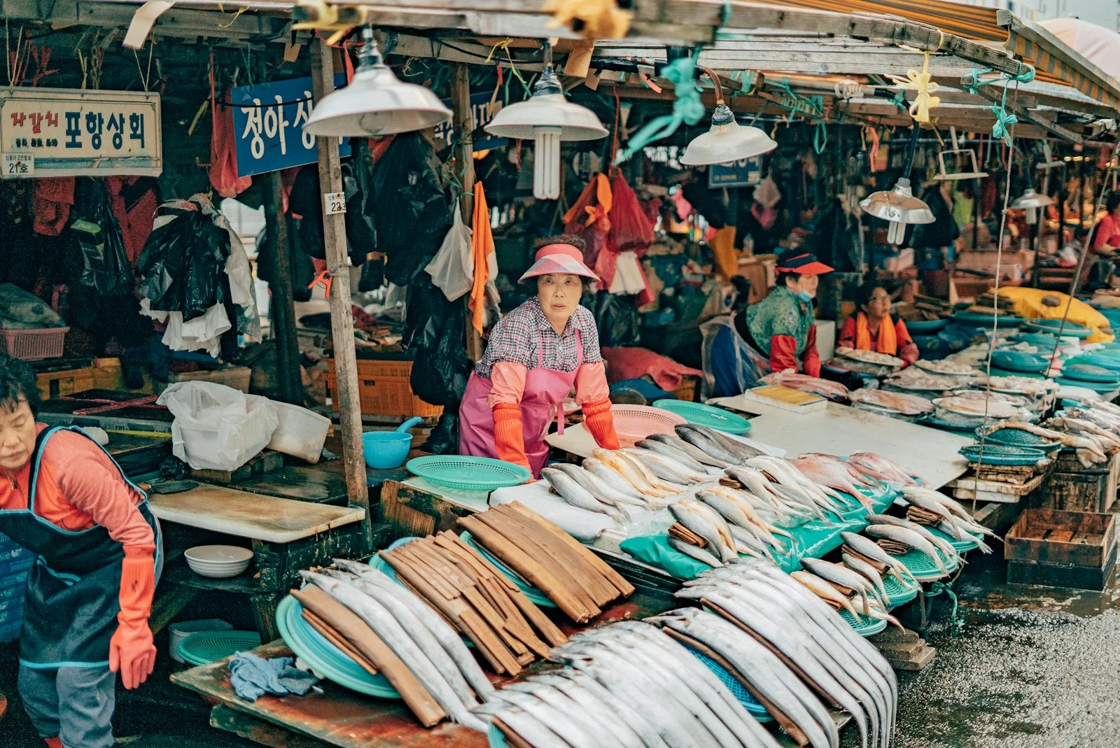 Fish vendors at Jagalchi Market, Busan